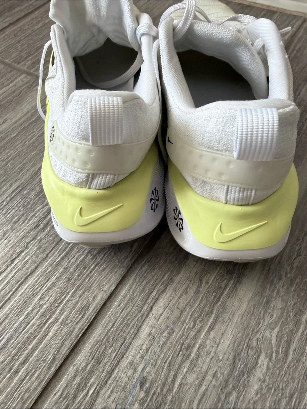 Nike Men’s White & Neon Yellow Athletic Running Shoes